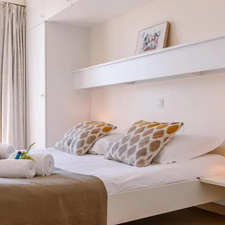 Stunning Seaview Apt On 7th Floor At Beachfront Apartmán